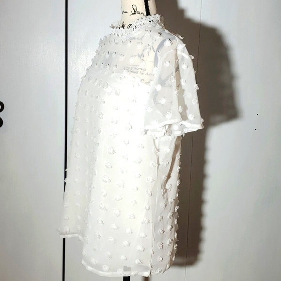 Womens White Raised Puffy Texture Pom Pom Blouse Sheer Keyhole back Sz.Medium - Picture 3 of 7